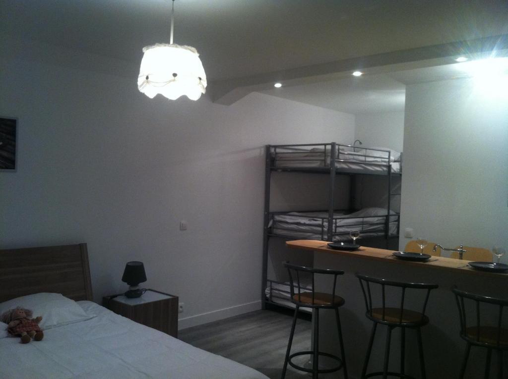 Gites Poirier Bazin Montry Kamer foto