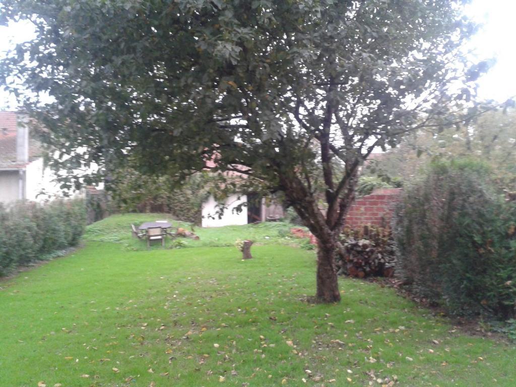 Gites Poirier Bazin Montry Buitenkant foto