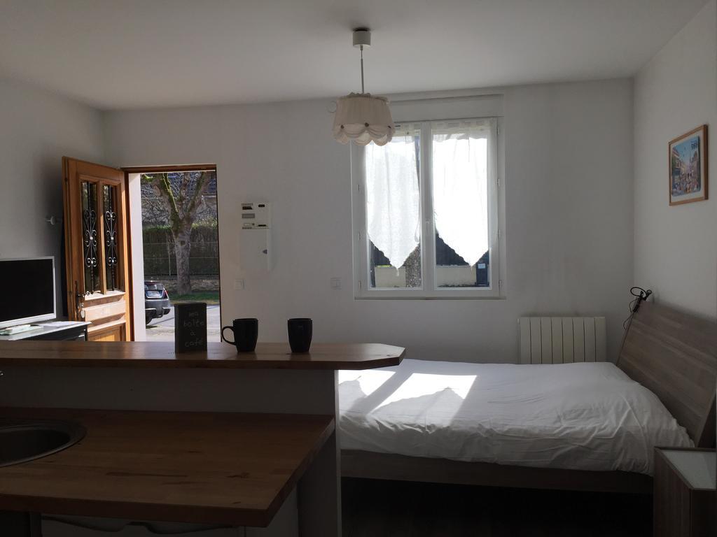 Gites Poirier Bazin Montry Buitenkant foto